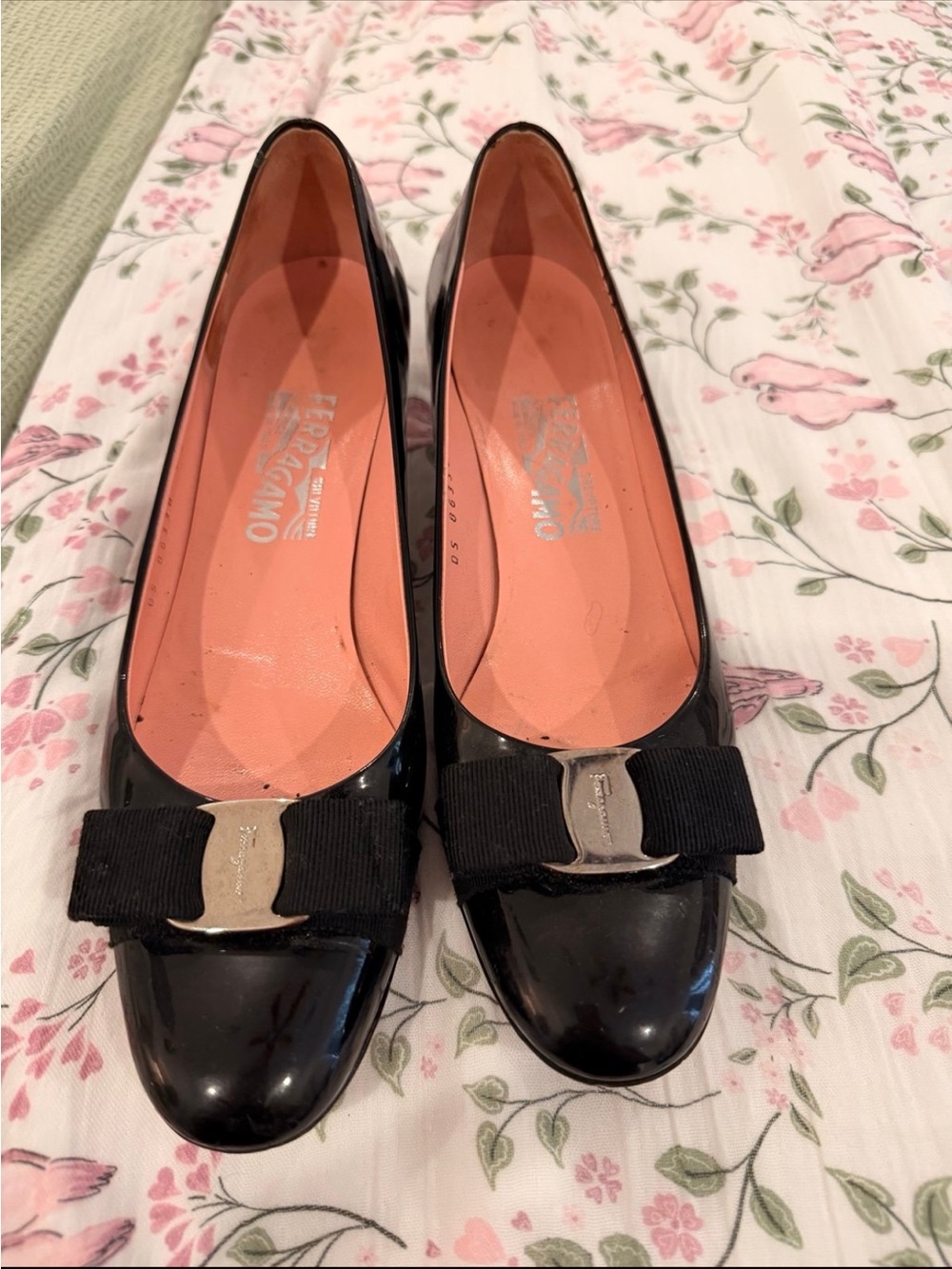 Salvatore Ferragamo Black Patent Vara Bow Flats .